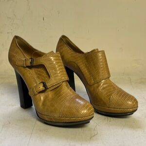 Brown leather Lanvin high heels platform style women shoe size 8.5